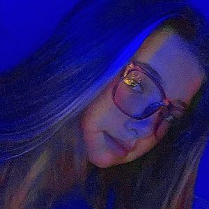 Meet your Posher, Eva